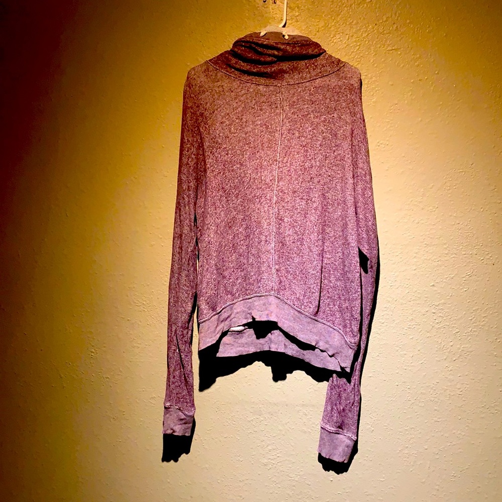 Classic TNA pullover hooded sweater